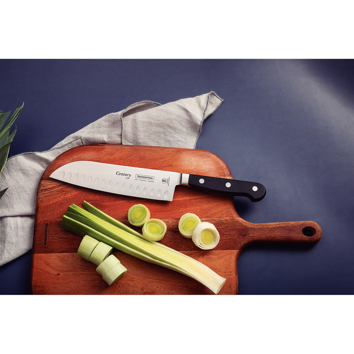 Century Santoku Knife 17 cm/ 7in - Black