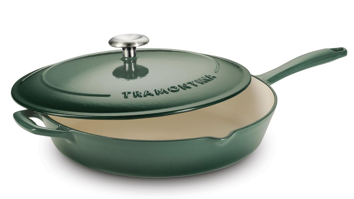 Tramontina India Bestow enameled cast iron 25cm covered skillet in cactus green, showcasing the cookware with lid and vibrant color.