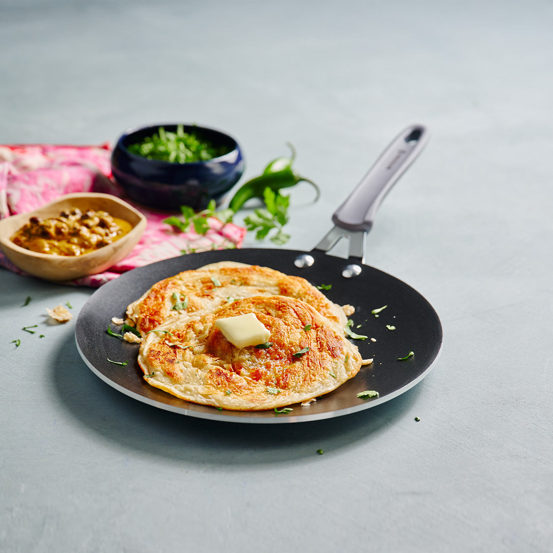 Velo Forged Concave Tawa 26 cm - Sand - Tramontina India