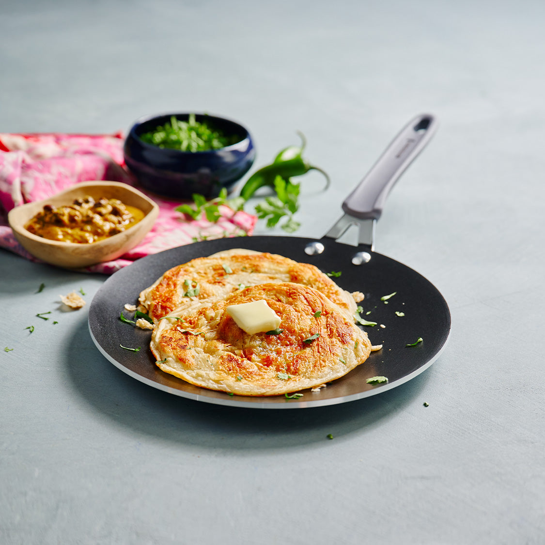 Velo Forged Concave Tawa 26 cm - Sea - Tramontina India