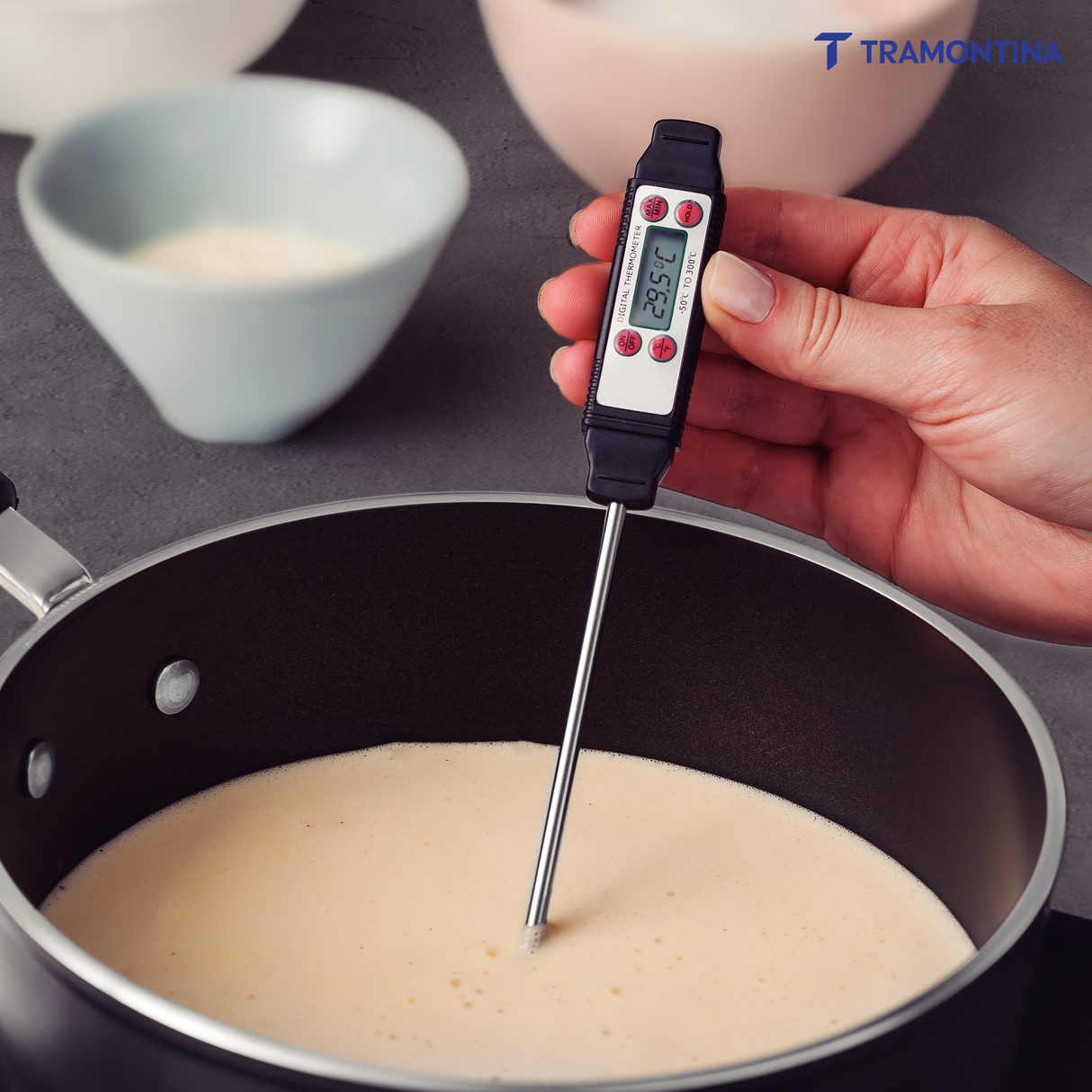 Tramontina India Utilitá digital food thermometer showing a stainless steel probe and digital display for accurate temperature reading.