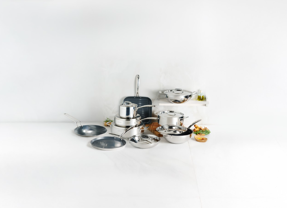 Bestow cookware on a dining table