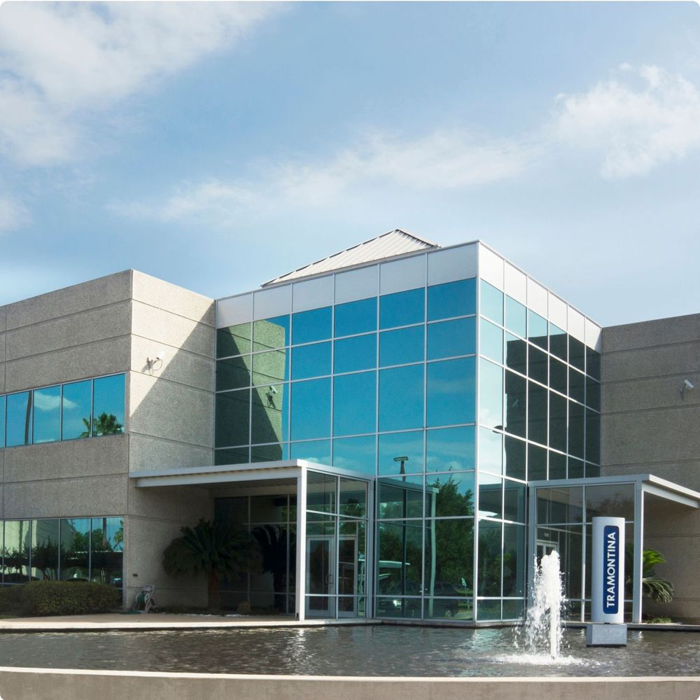 The first Distribution Center abroad opens