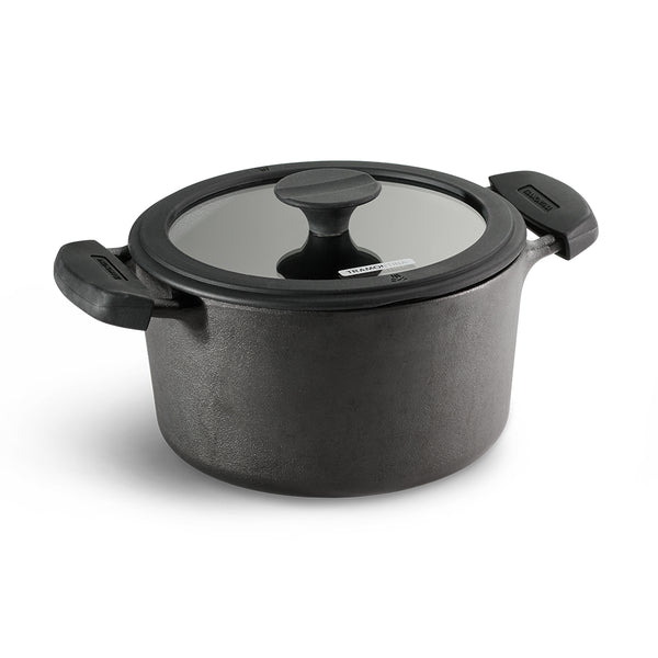 Tramontina India Titanex 24cm pre-seasoned cast iron casserole with heat-resistant silicone grip, 4.9L capacity, ideal for cooking.